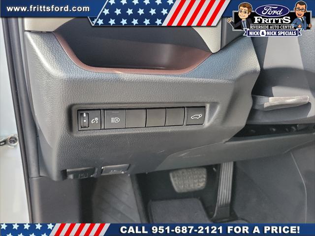 Photo of 2020 Blizzard Pearl Toyota RAV4