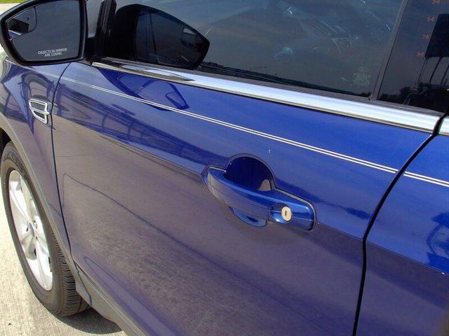 Photo of 2015 Blue Ford Escape