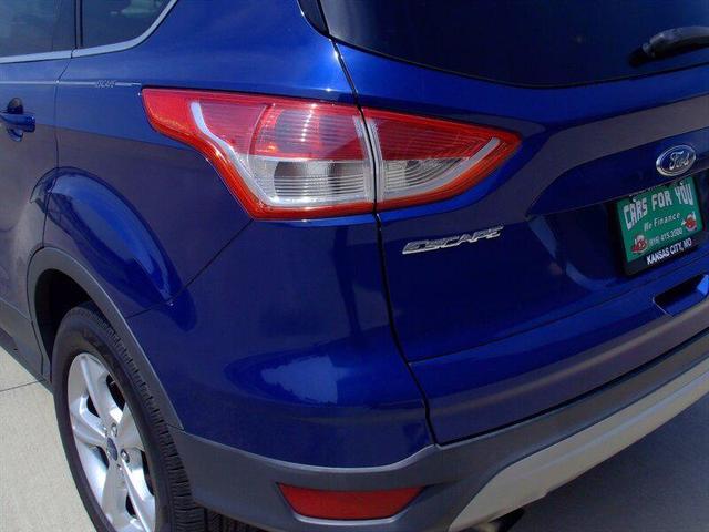 Photo of 2015 Blue Ford Escape