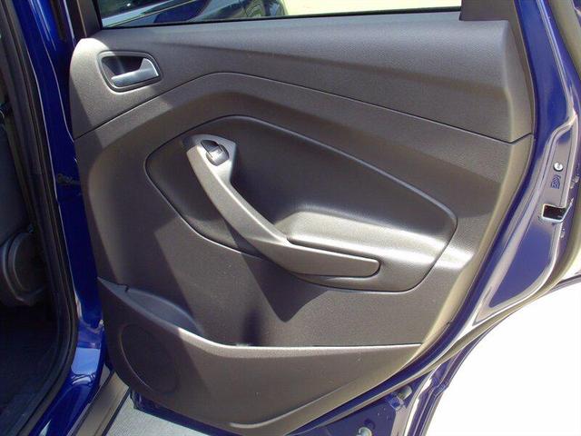 Photo of 2015 Blue Ford Escape