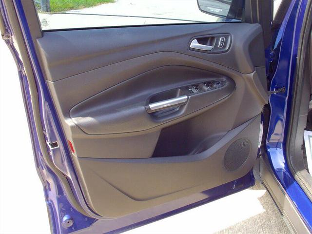 Photo of 2015 Blue Ford Escape