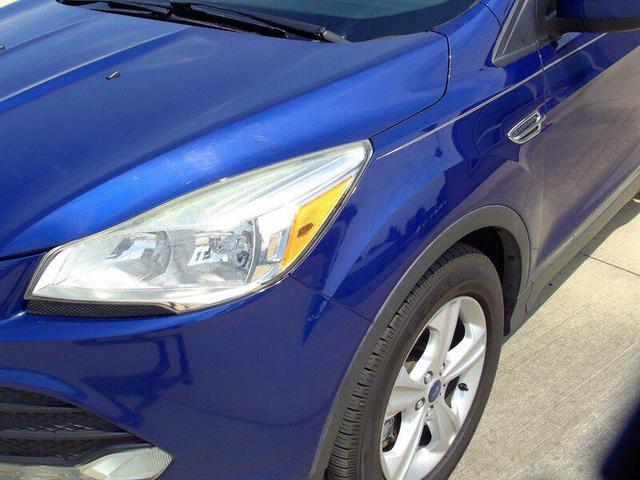 Photo of 2015 Blue Ford Escape