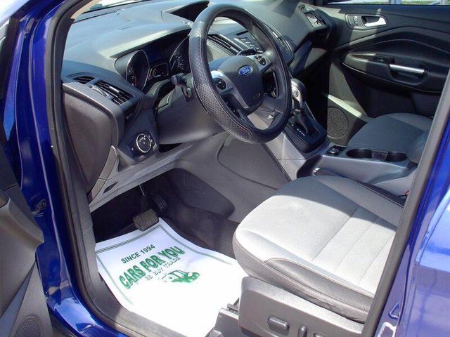 Photo of 2015 Blue Ford Escape