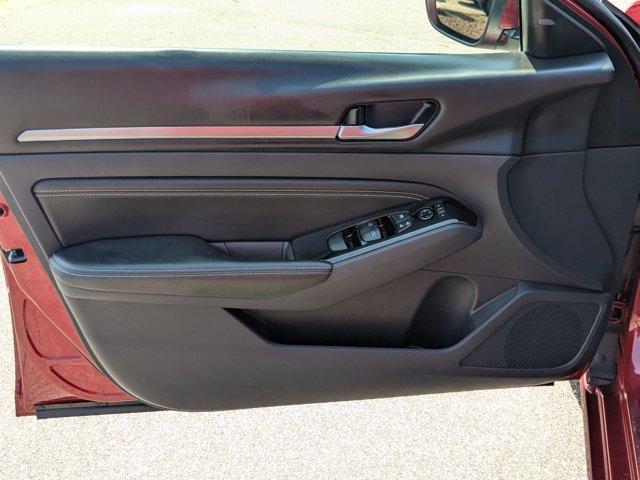 Photo of 2022 Scarlet Ember Tintcoat Nissan Altima
