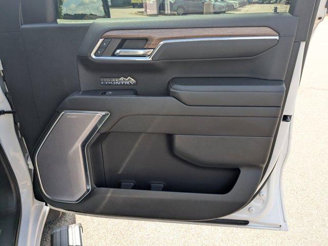 Photo of 2023 Pearl Chevrolet Silverado 1500