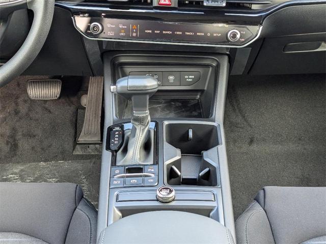 Photo of 2025 Aurora Black Pearl Kia K5