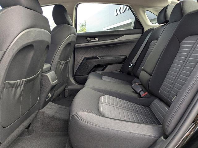 Photo of 2025 Aurora Black Pearl Kia K5