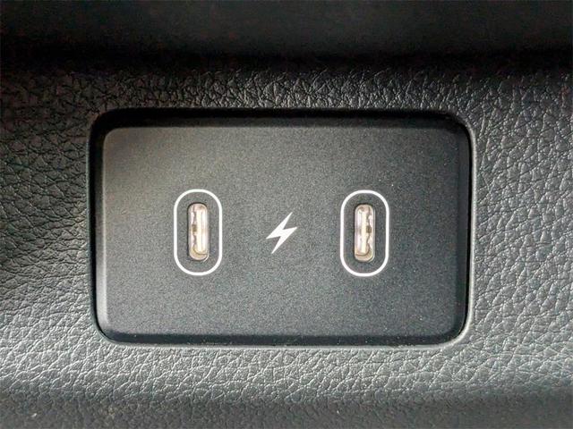 Photo of 2025 Aurora Black Pearl Kia K5