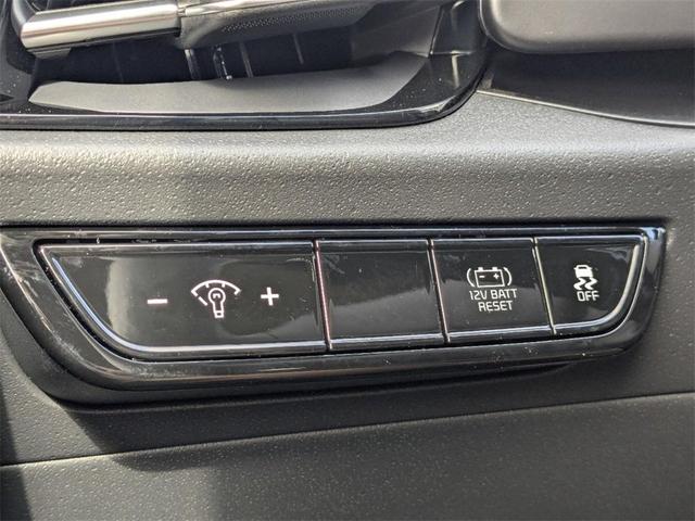 Photo of 2025 Aurora Black Pearl Kia Niro