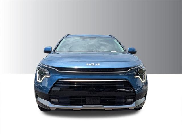 Photo of 2025 Mineral Blue Kia Niro