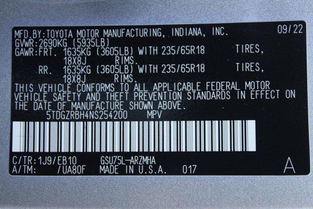 Photo of 2022 Celestial Silver Metallic Toyota Highlander