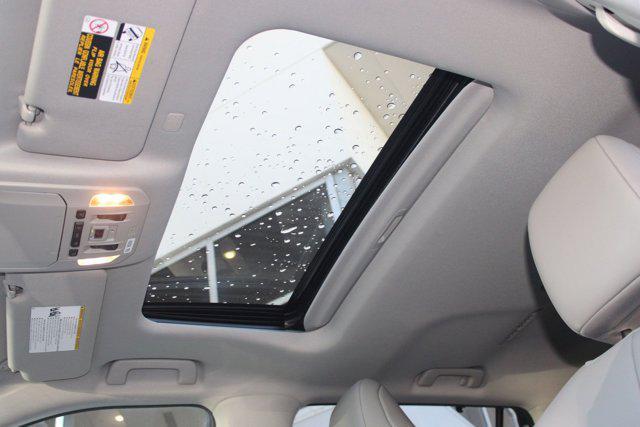 Photo of 2022 Celestial Silver Metallic Toyota Highlander