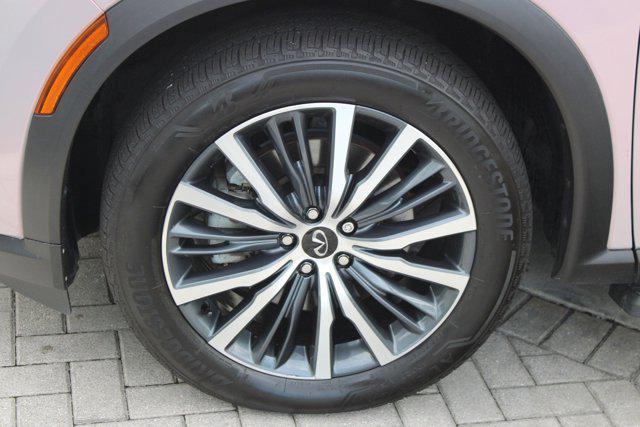 Photo of 2023 Gray INFINITI QX60