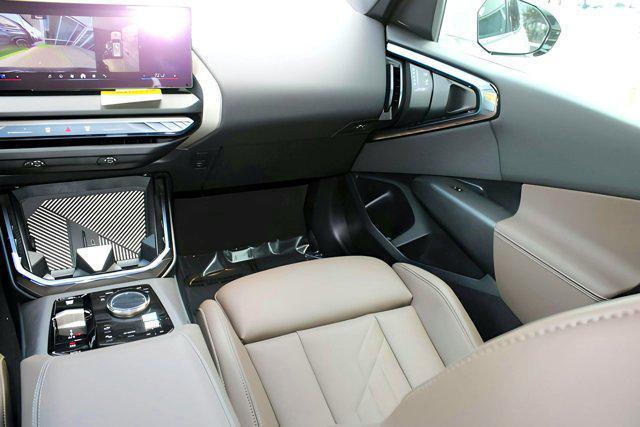 Photo of 2025 Alpine White BMW X3