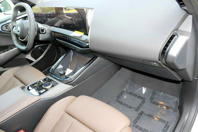 Photo of 2025 Alpine White BMW X3