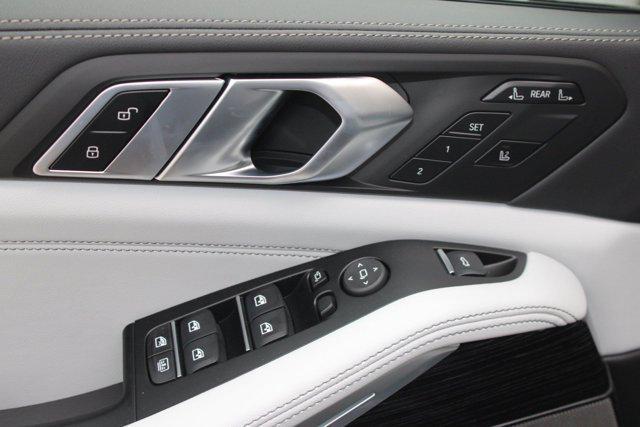 Photo of 2026 Carbon Black Metallic BMW X7