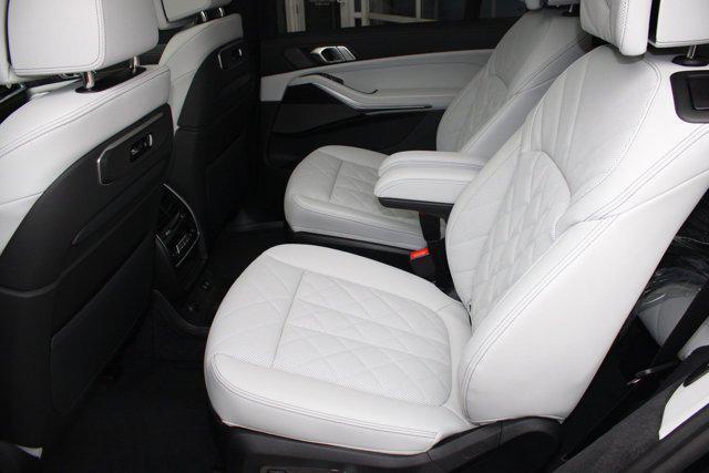 Photo of 2026 Carbon Black Metallic BMW X7