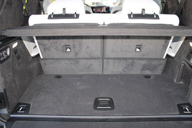 Photo of 2026 Frozen Pure Grey Metallic BMW X7