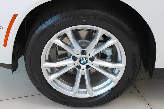Photo of 2025 Mineral White Metallic BMW X3