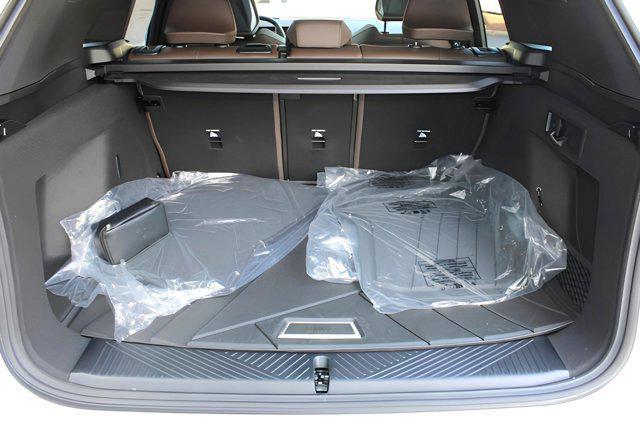 Photo of 2025 Mineral White Metallic BMW X3
