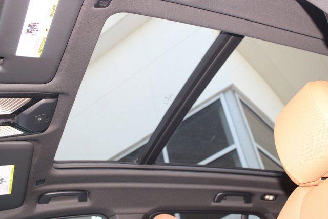 Photo of 2026 Mineral White Metallic BMW X5 PHEV