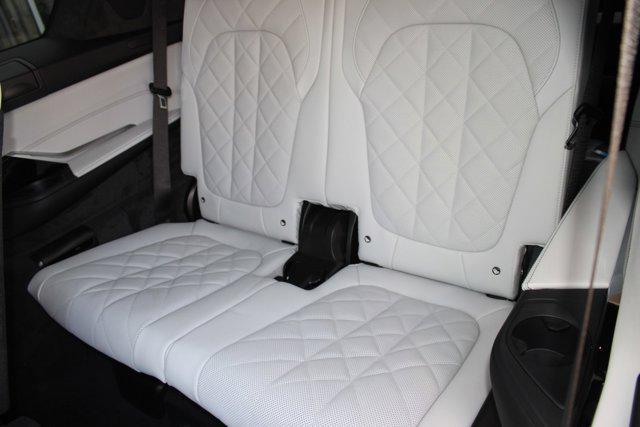 Photo of 2026 Blue Ridge Mountain Metallic BMW X7