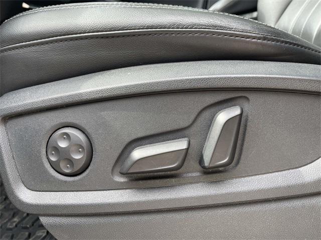 Photo of 2021 Ibis White Audi Q5