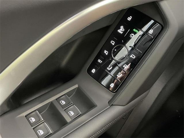 Photo of 2025 Tambora Gray Metallic Audi Q5