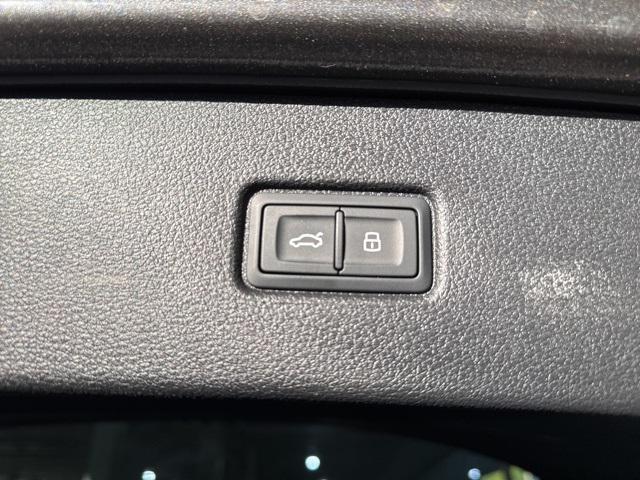 Photo of 2025 Samurai Gray Metallic Audi Q7