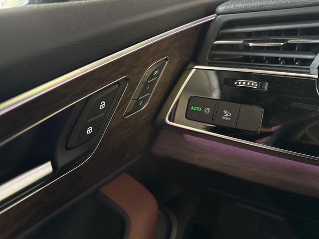 Photo of 2025 Samurai Gray Metallic Audi Q7