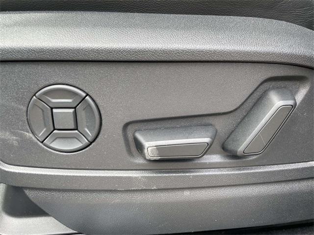 Photo of 2025 Mythos Black Metallic Audi Q5