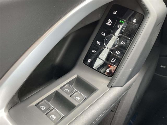 Photo of 2025 Mythos Black Metallic Audi Q5