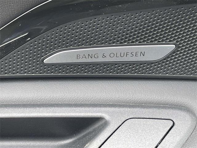 Photo of 2025 Mythos Black Metallic Audi Q5