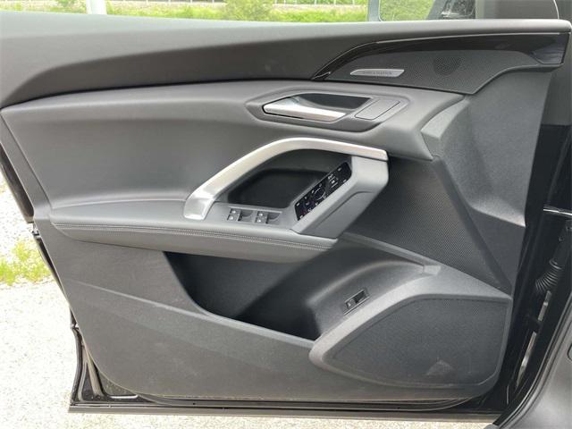 Photo of 2025 Mythos Black Metallic Audi Q5