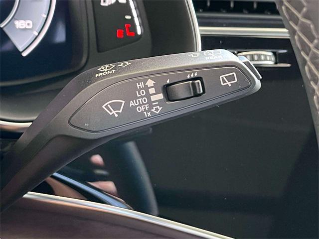 Photo of 2025 Black Metallic Audi Q7
