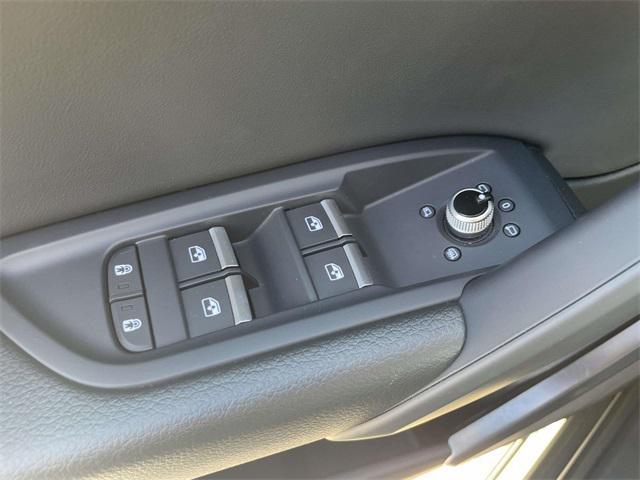 Photo of 2022 Daytona Gray Pearl Audi Q5