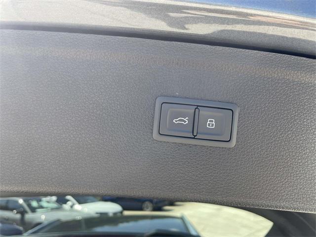 Photo of 2022 Daytona Gray Pearl Audi Q5