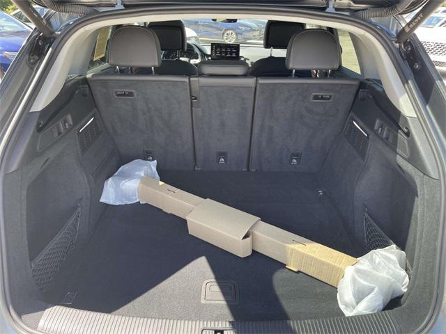 Photo of 2022 Daytona Gray Pearl Audi Q5