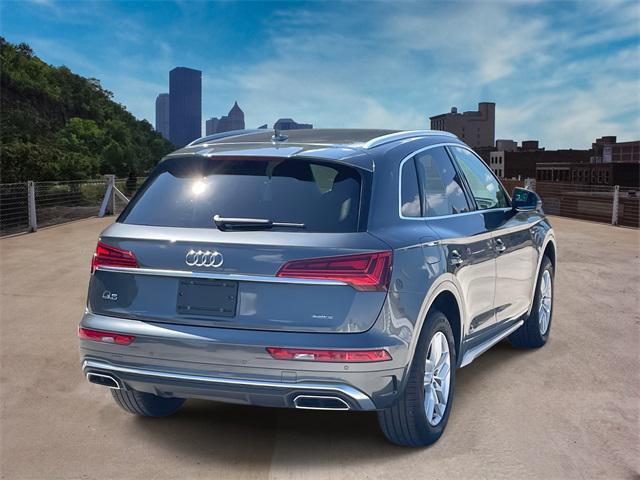 Photo of 2022 Daytona Gray Pearl Audi Q5