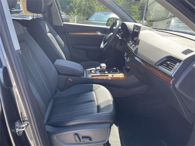 Photo of 2022 Daytona Gray Pearl Audi Q5