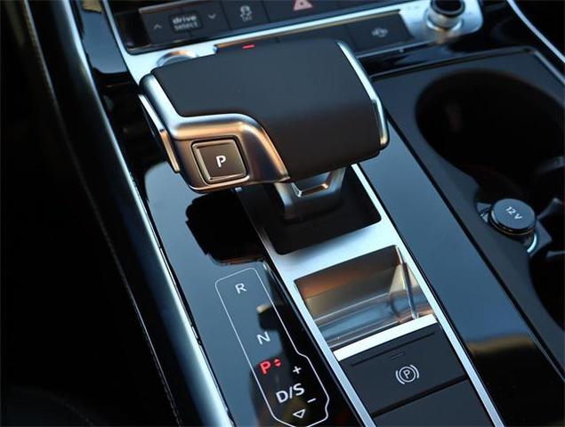 Photo of 2025 Mythos Black Metallic Audi Q8