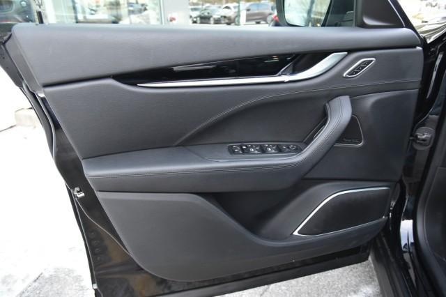 Photo of 2021 Nero Maserati Levante