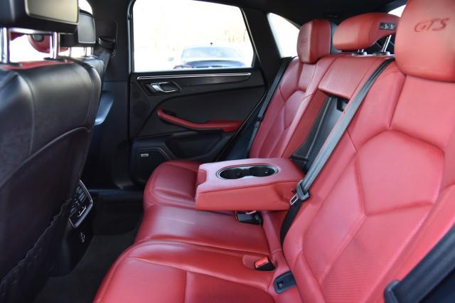 Photo of 2021 White Porsche Macan