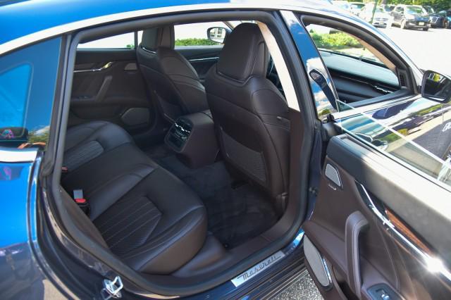 Photo of 2020 BLU SOFISTICATO Maserati Quattroporte
