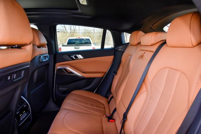 Photo of 2022 Mineral White Metallic BMW X6