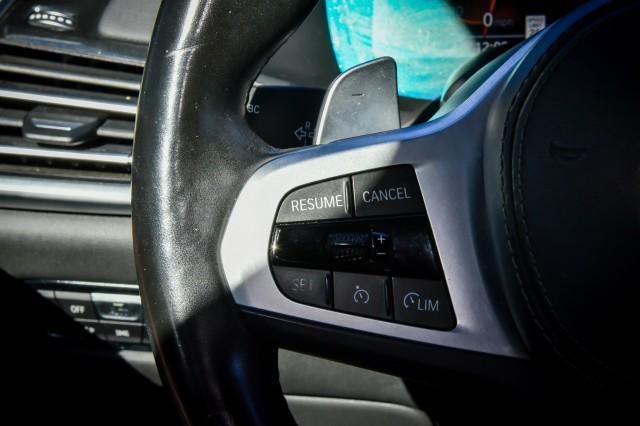 Photo of 2022 Mineral White Metallic BMW X6