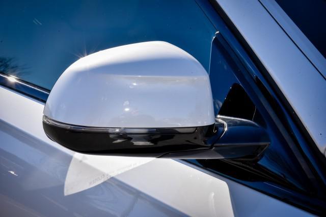 Photo of 2022 Mineral White Metallic BMW X6