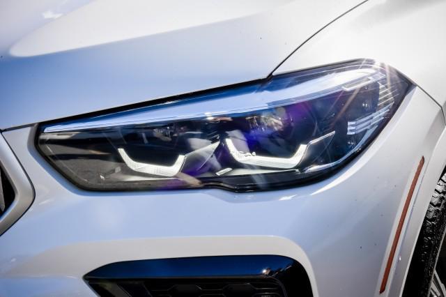 Photo of 2022 Mineral White Metallic BMW X6