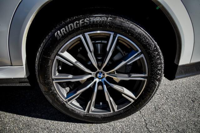 Photo of 2022 Mineral White Metallic BMW X6