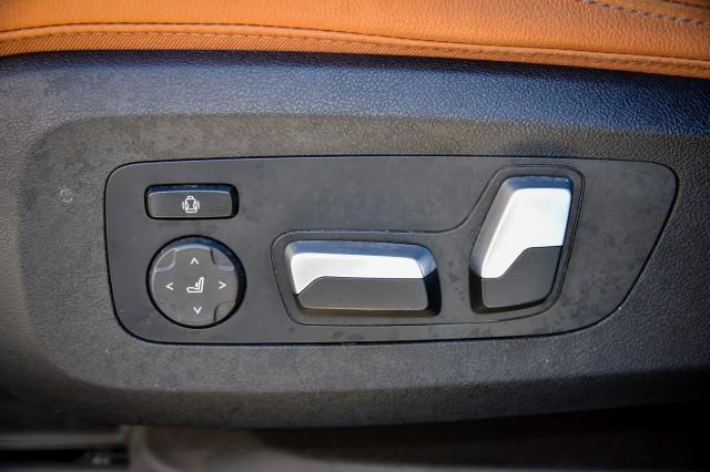 Photo of 2022 Mineral White Metallic BMW X6
